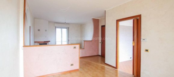 3-Zimmer Wohnung in Momo, Italy, Nr. 24652 12