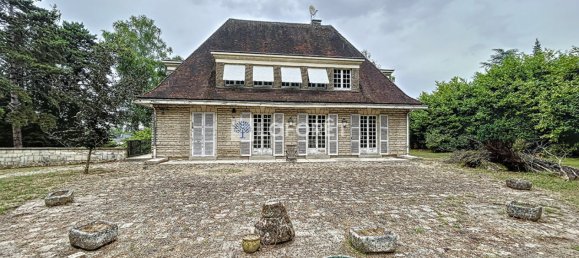 5 bedrooms House in Cuts, France No. 222210 9