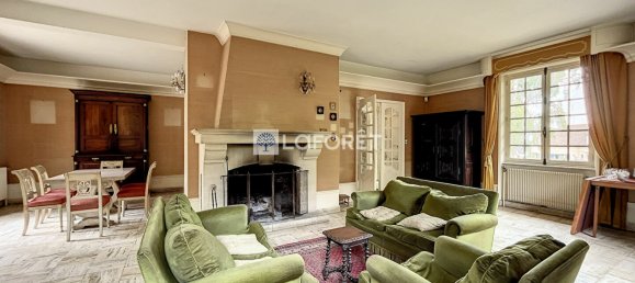 5 bedrooms House in Cuts, France No. 222210 2