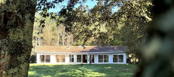 4 bedrooms House in Sainte-Helene, France No. 96659 3