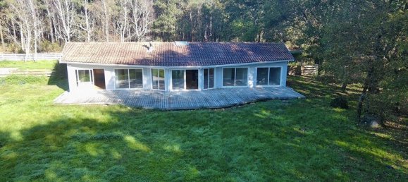 4 bedrooms House in Sainte-Helene, France No. 96659 4