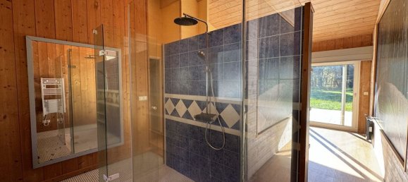 4 bedrooms House in Sainte-Helene, France No. 96659 8