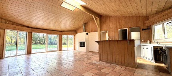 4 bedrooms House in Sainte-Helene, France No. 96659 2