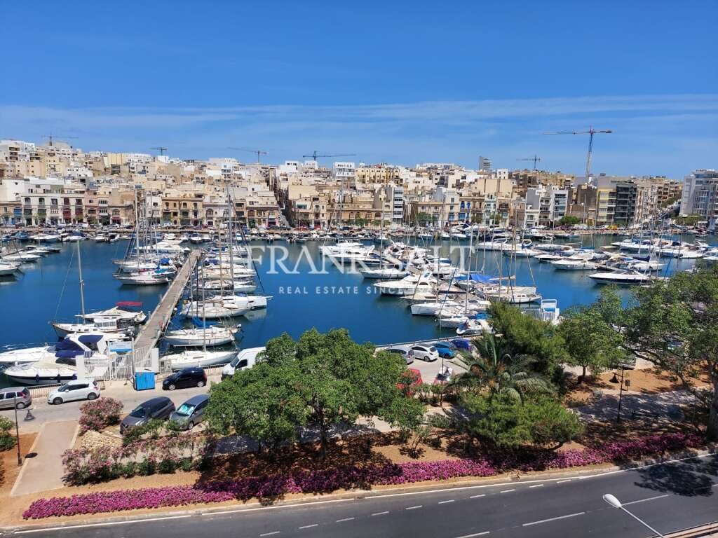 Apartamento de 3 dormitorios en Pieta, Malta No. 10056