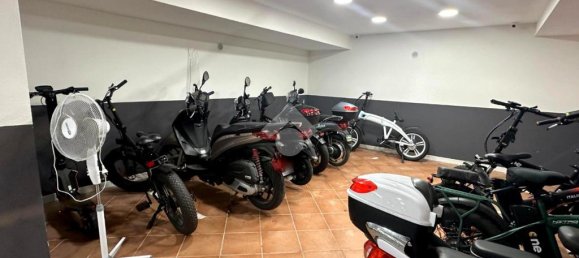 2-Zimmer Garage in Naples, Italy, Nr. 346148 3