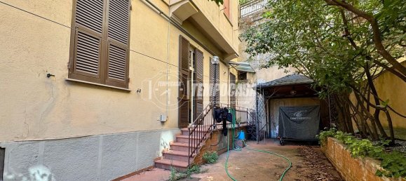 9 bedrooms Apartment in Genoa, Italy No. 316030 8