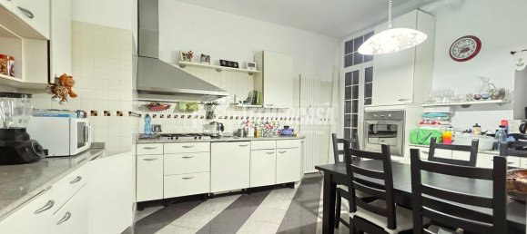 9 bedrooms Apartment in Genoa, Italy No. 316030 26
