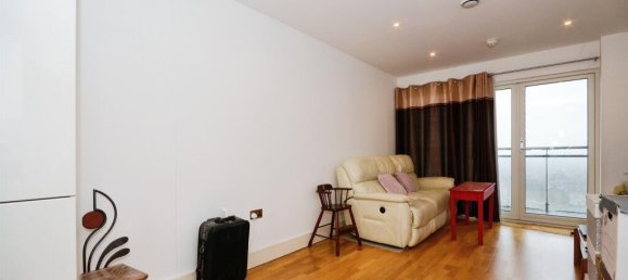 1 bedroom Apartment in Harrow, United Kingdom No. 6376 2