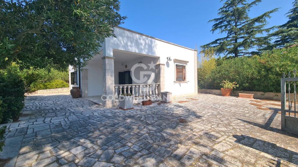2 bedrooms Villa in Martina Franca, Italy No. 389914