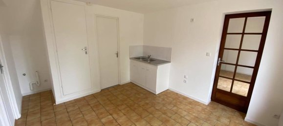 3 Schlafzimmer Haus in Taillefontaine, France, Nr. 79005 2