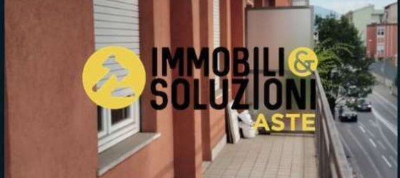 5 rooms Apartment in Bergamo, Italy No. 3444 13