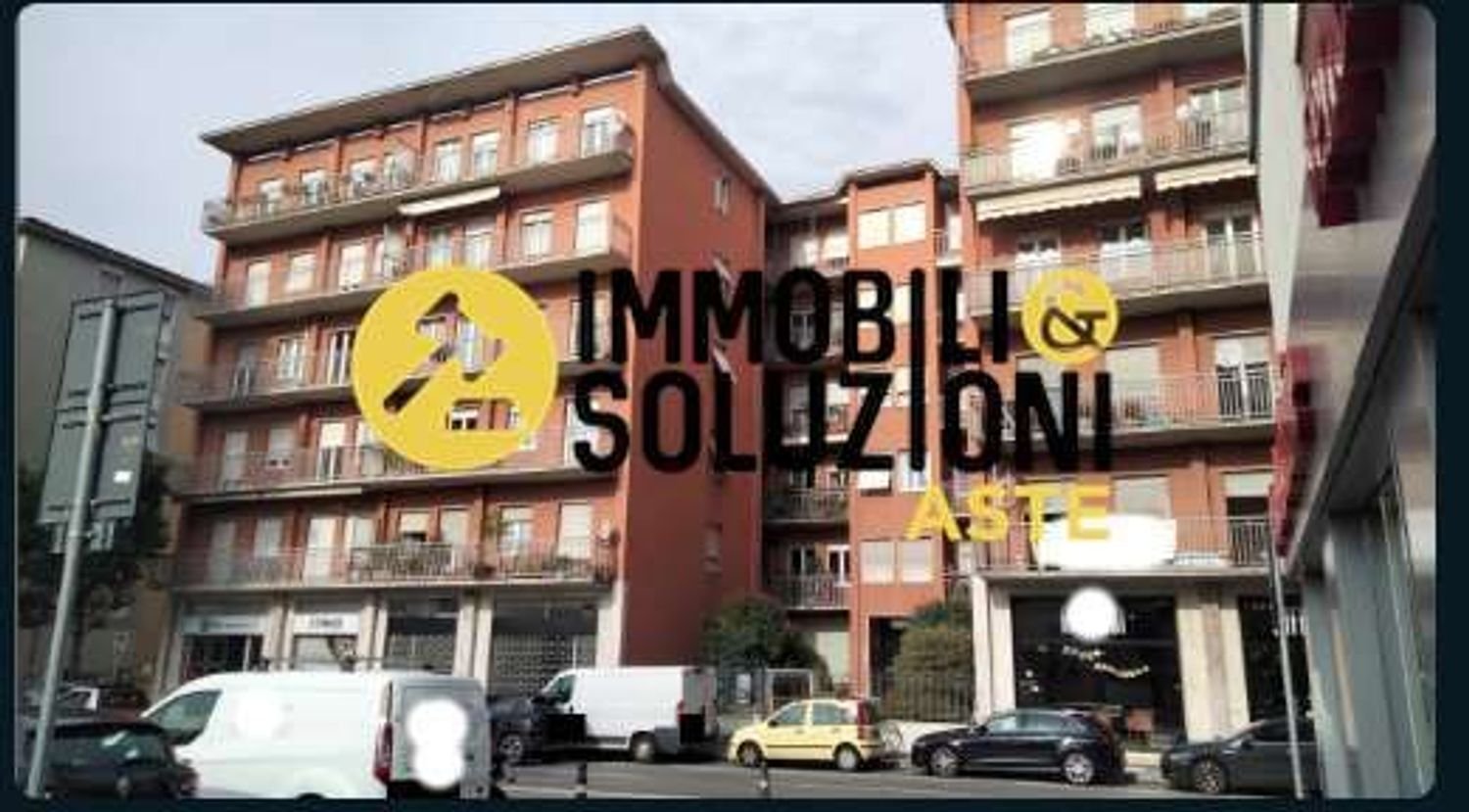 5 rooms Apartment in Bergamo, Italy No. 3444