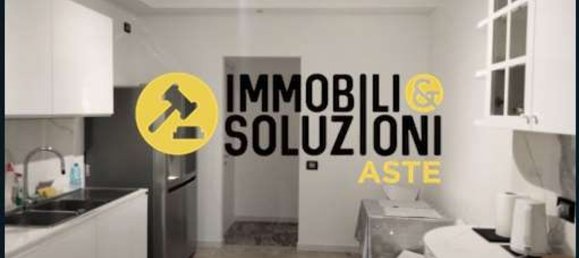 5 rooms Apartment in Bergamo, Italy No. 3444 6