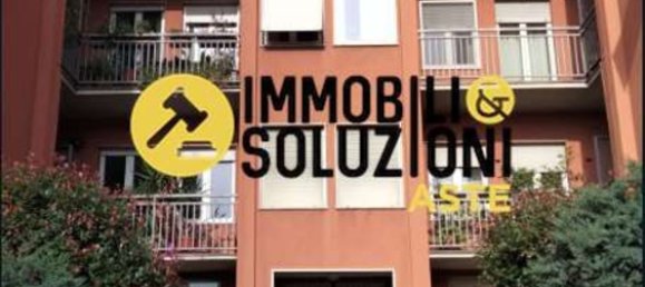 5 rooms Apartment in Bergamo, Italy No. 3444 2