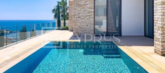 Villa de 4 dormitorios en Pegeia, Cyprus No. 67971 2