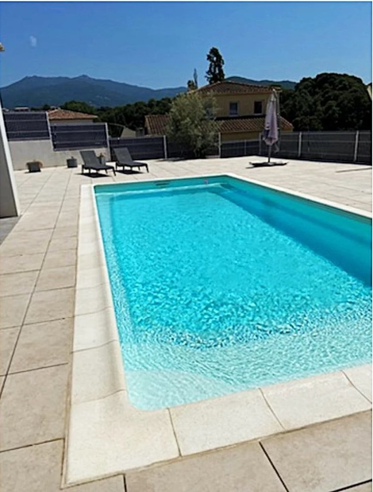 Apartamento de 2 dormitorios en Bastelicaccia, France No. 227232