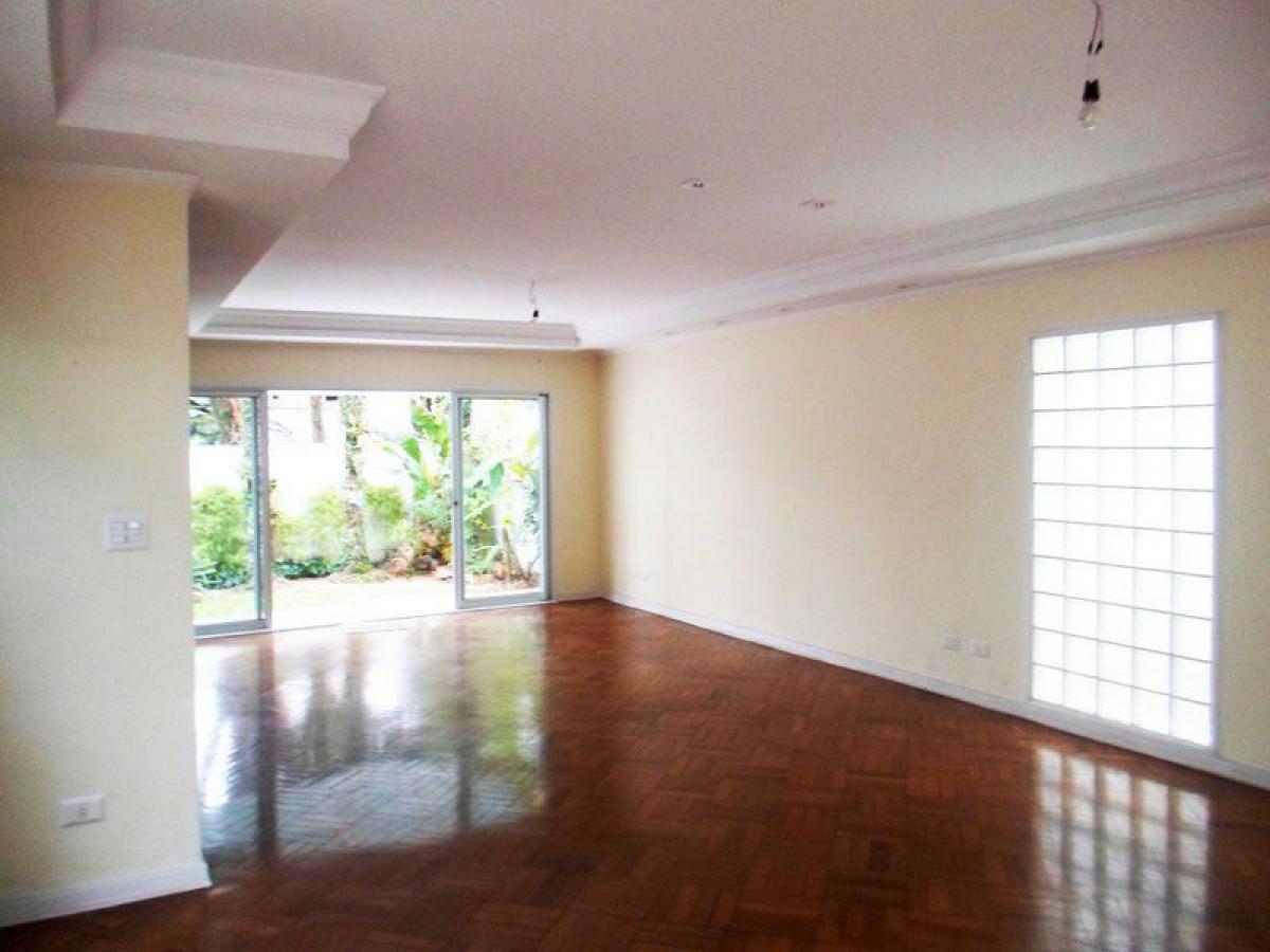 4 bedrooms House in Sao Paulo, Brazil No. 467502