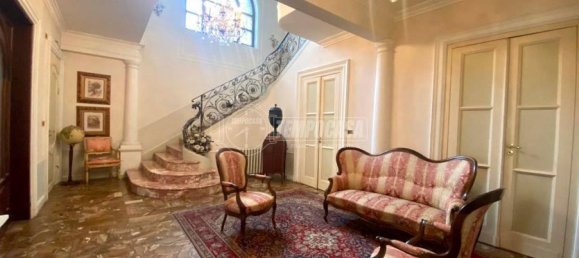 5 bedrooms Apartment in Cirié, Italy No. 77008 4