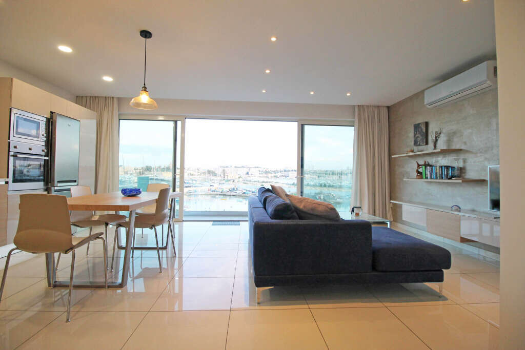 2 bedrooms Apartment in Gzira, Malta No. 9442