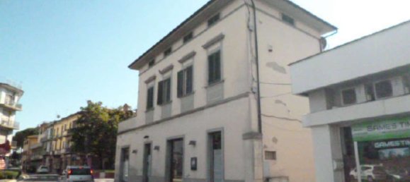 11 rooms Commercial property in Santa Croce sull'Arno, Italy No. 295067 2