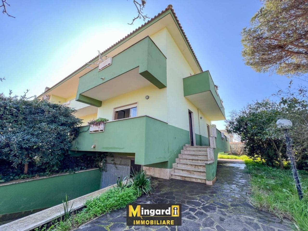 6 rooms Villa in Nettuno, Italy No. 156176