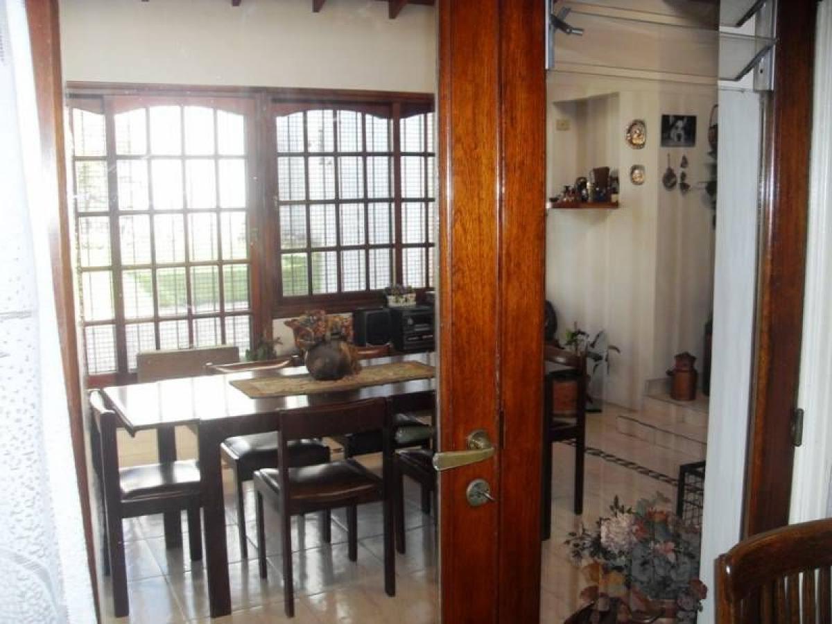 4 bedrooms House in Buenos Aires, Argentina No. 68856