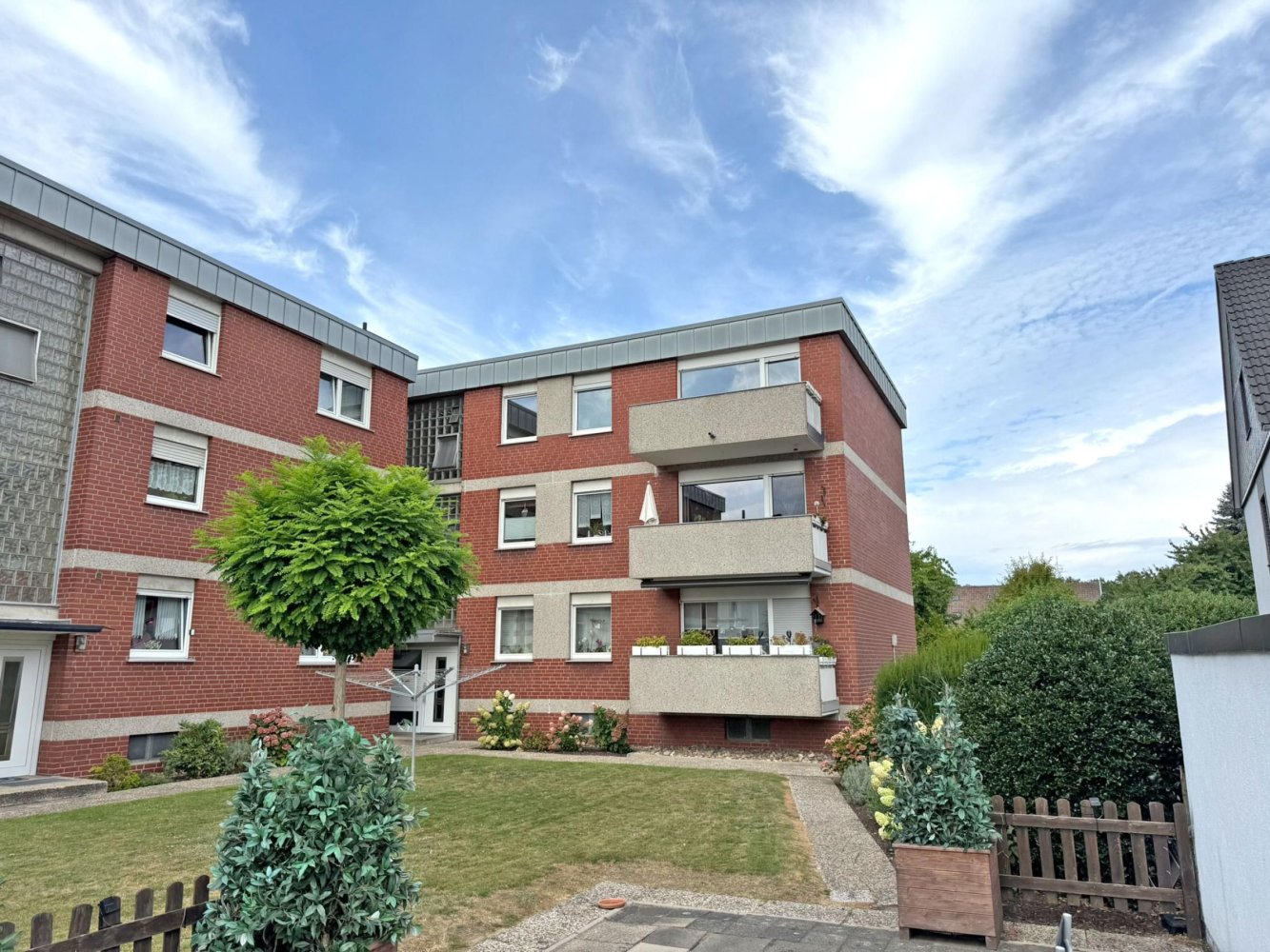 4 rooms Apartment in Dusseldorf, Germany No. 329667