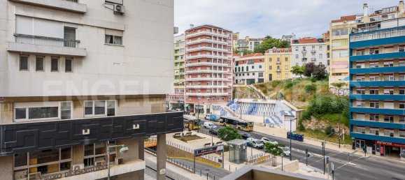 2 bedrooms Apartment in Lisbon, Portugal No. 9723 14