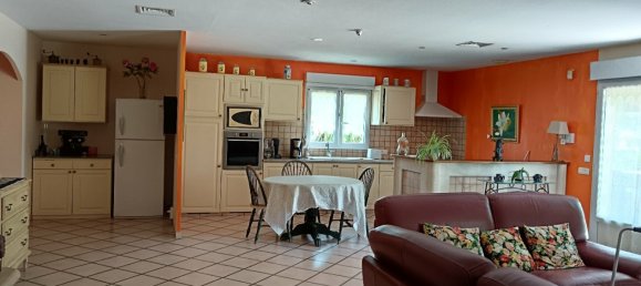  Commercial property in Frontignan, France No. 298261 5