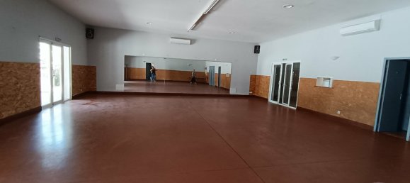  Commercial property in Frontignan, France No. 298261 4