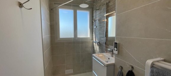 7 rooms Building in Le Havre, France No. 359414 2