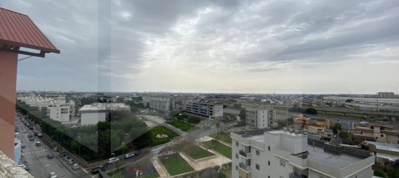 Квартира с 3 комнатами в Бари, Италия № 33877 10