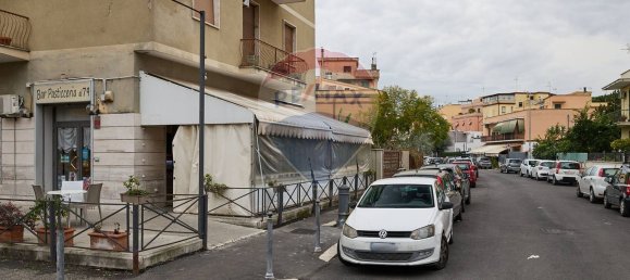 71m² Commercial property in Rome, Italy No. 107746 2