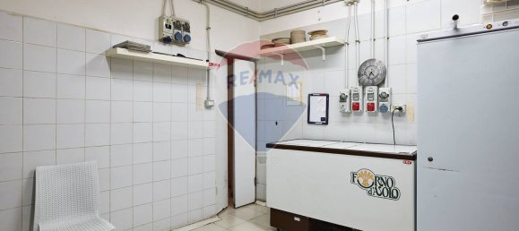 71m² Commercial property in Rome, Italy No. 107746 17