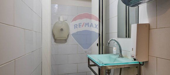 71m² Commercial property in Rome, Italy No. 107746 14