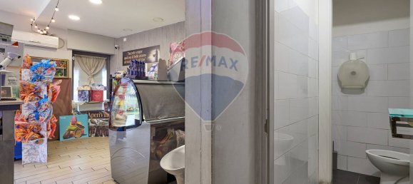 71m² Commercial property in Rome, Italy No. 107746 13