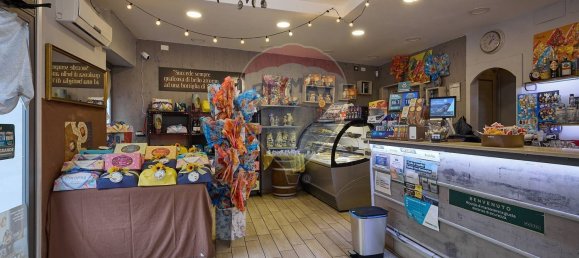 71m² Commercial property in Rome, Italy No. 107746 5