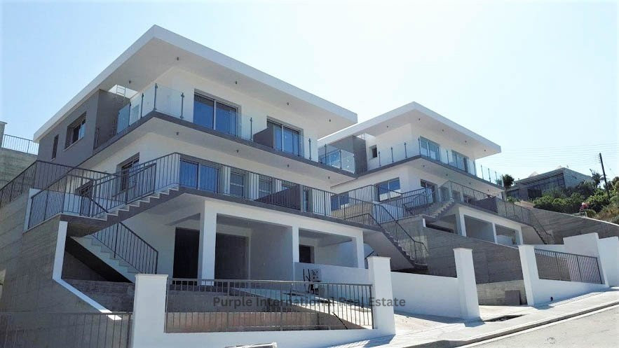 4 bedrooms Villa in Tala, Cyprus No. 22520