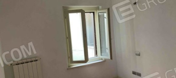 3 rooms Apartment in Ferrara, Italy No. 25077 9