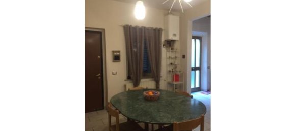 4 rooms Apartment in Vinci, Italy No. 252567 2