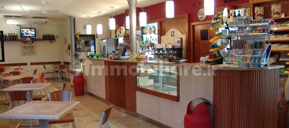 Imóvel comercial de 3 divisões em Lucca, Italy N.º 25674 18