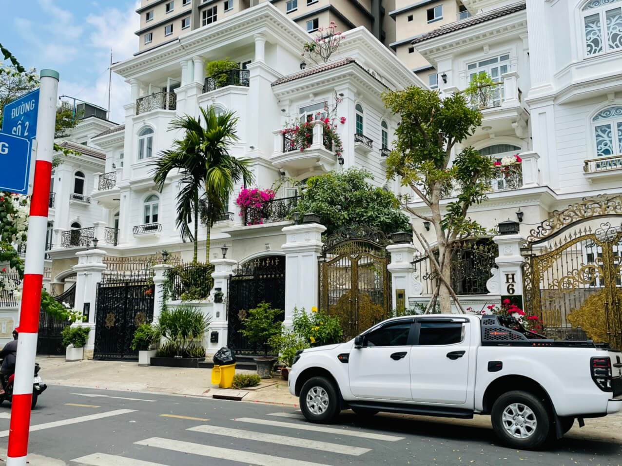 220m² Villa in District 7, Vietnam No. 13236