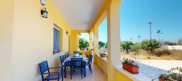 4 bedrooms Villa in Brindisi, Italy No. 263992 4