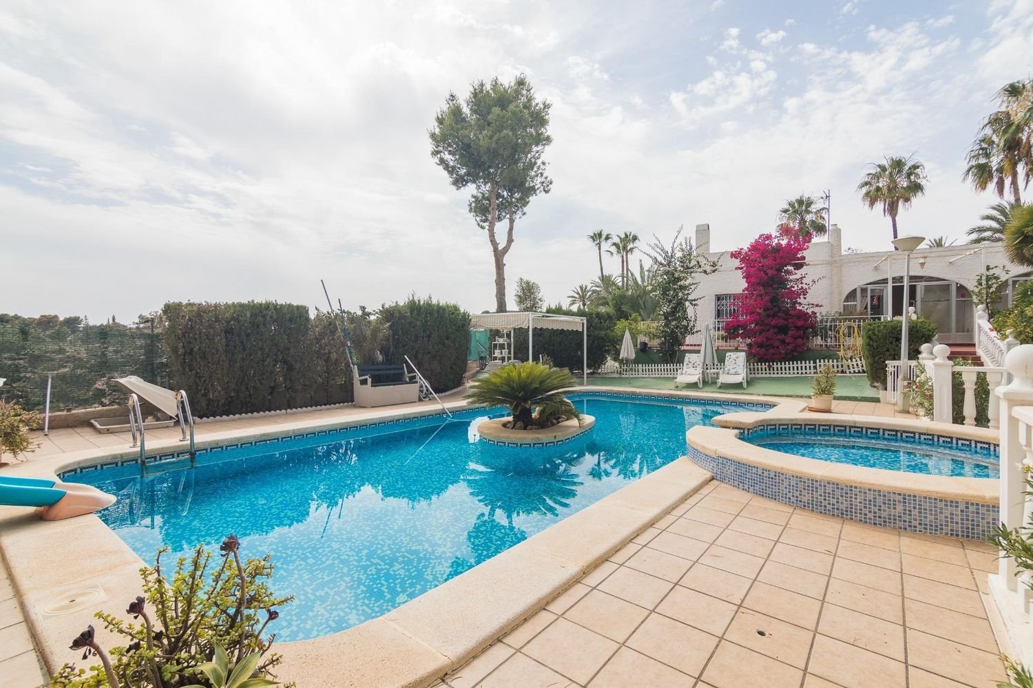 3 bedrooms House in Alicante, Spain No. 149880