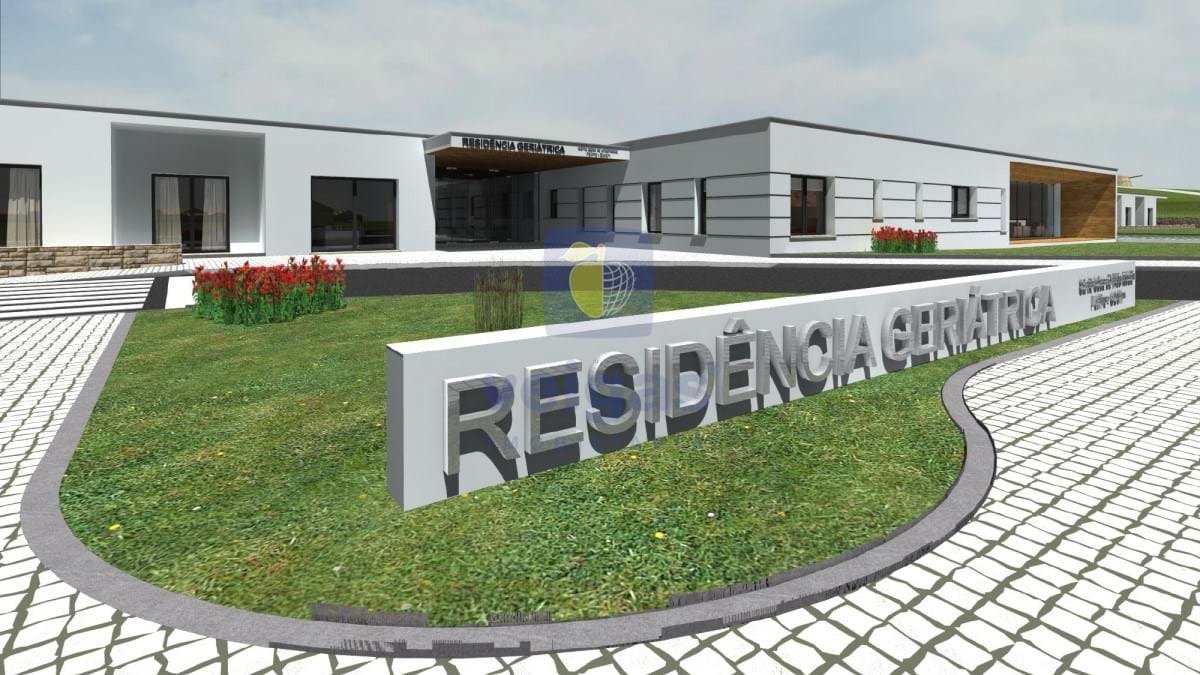 2465m² Land in Porto de Mos, Portugal No. 131313