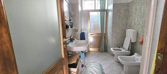 7 rooms House in Valdilana, Italy No. 28744 7