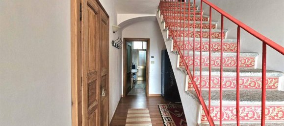 7 rooms House in Valdilana, Italy No. 28744 9
