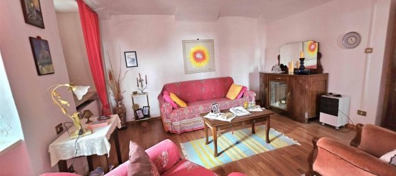 7 rooms House in Valdilana, Italy No. 28744 4