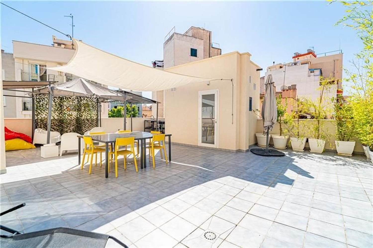 Edificio en Palma de Mallorca, Spain 400 m² No. 143851