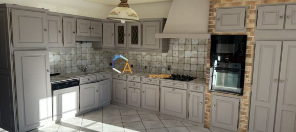 6 Schlafzimmer Stadthaus in Courtenay, France, Nr. 73559 5